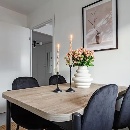 Apartment Charming In Sodermalm