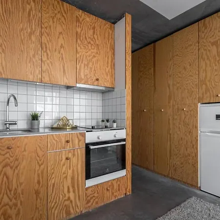 Comfy Easy To Commute Apartment *