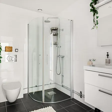 Beautiful Modern Near Apartment