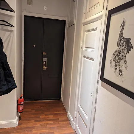 Apartment Apartment! *