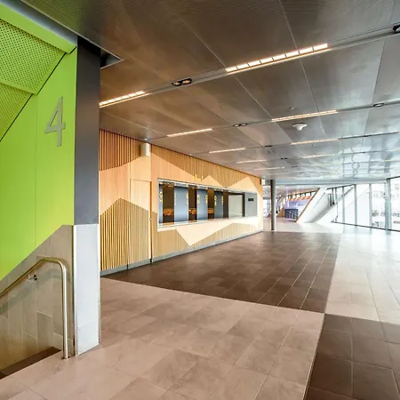 Radisson Blu Waterfront Hotel, 4*