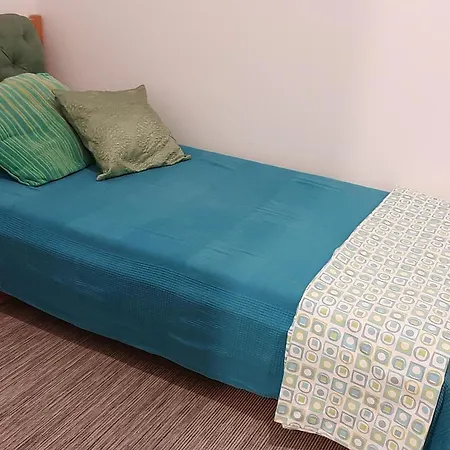 Homestay Private In Shared Lovely, Amazing, Modern +garden +bbq *