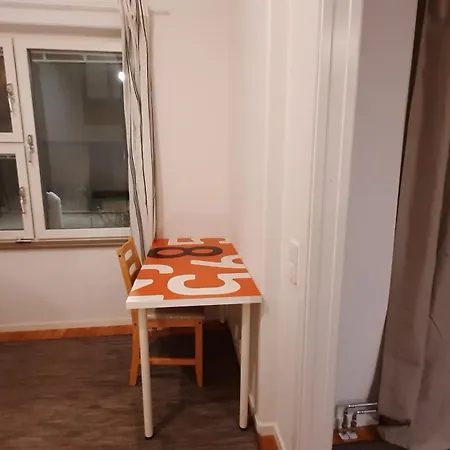 Private In Shared Lovely, Amazing, Modern +garden +bbq Homestay *