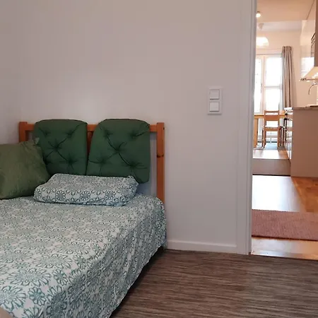 Homestay Private In Shared Lovely, Amazing, Modern +garden +bbq *