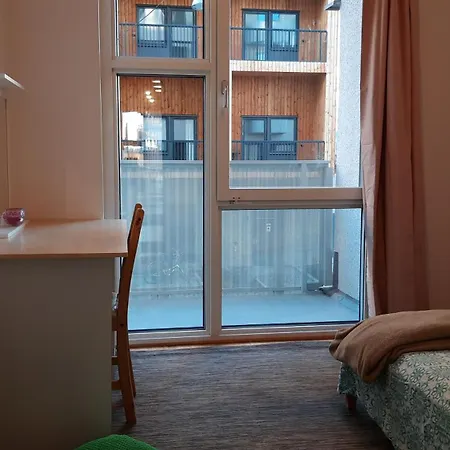 Homestay Private In Shared Lovely, Amazing, Modern +garden +bbq