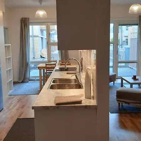 Homestay Private In Shared Lovely, Amazing, Modern +garden +bbq *
