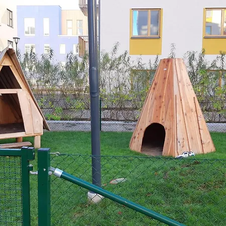 Private In Shared Lovely, Amazing, Modern +garden +bbq Homestay *