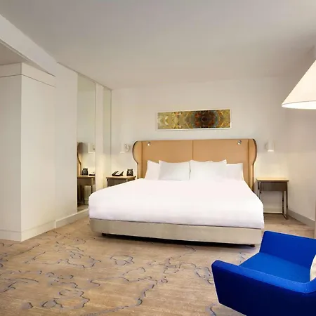 Hilton Slussen 4*