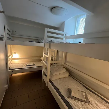 达拉加谭旅馆 *