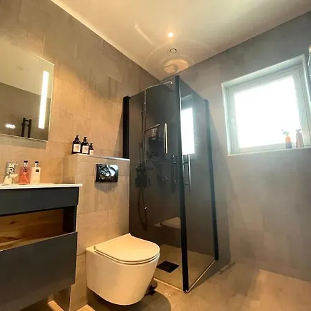 Villa Luxury With Jacuzzi