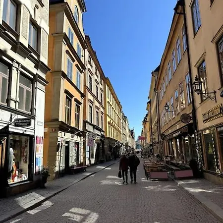 Apartment Historisk Takvaning I Gamla Stan *