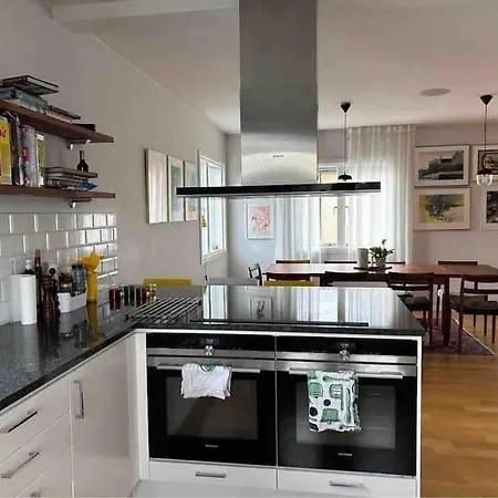 Villa Spacious House Close To Nature And City.