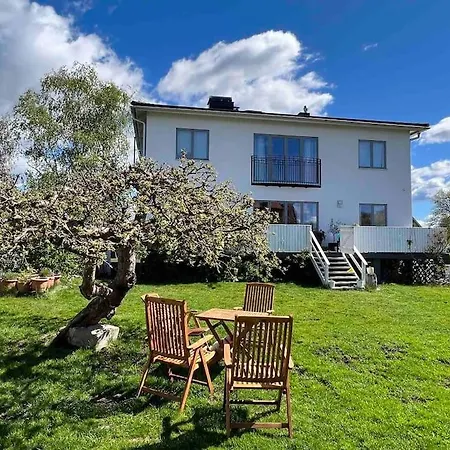 Villa Spacious House Close To Nature And City. Stockholm