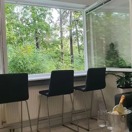 Apartment Naera Metro, Stranden Och Skogen. *