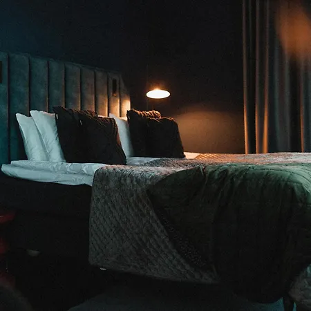 Backstage Hotel 4*