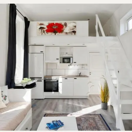Apartment Fresh Happy Little House, 35 M2 In Taeby