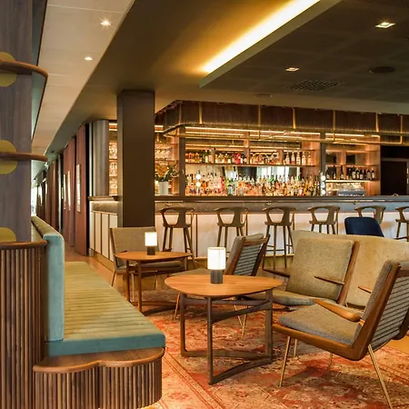 Hotel Radisson Blu Waterfront Hotel, 4*