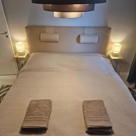 Modern With Bathroom, No Kitchen And Your Own Entrance Apartment Stockholm