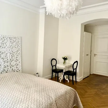 Unik Laegenhet I Gamla Stan Stockholm