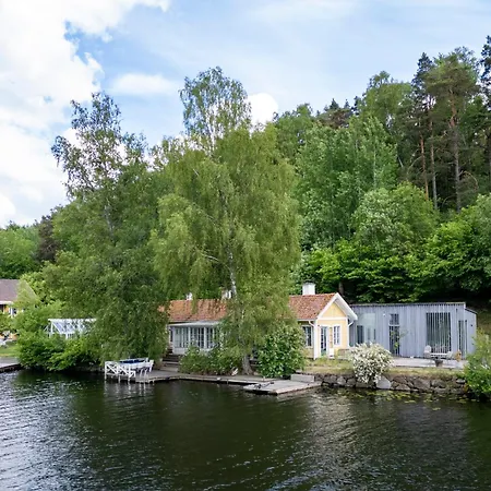 Beautiful Luxury Family Surrounded By Nature And Water And Only 15 Minutes From Center Lodge Stockholm