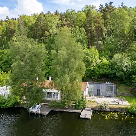Lodge Beautiful Luxury Family Surrounded By Nature And Water And Only 15 Minutes From Center Stockholm