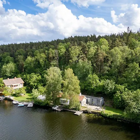 Beautiful Luxury Family Surrounded By Nature And Water And Only 15 Minutes From Center * Stockholm