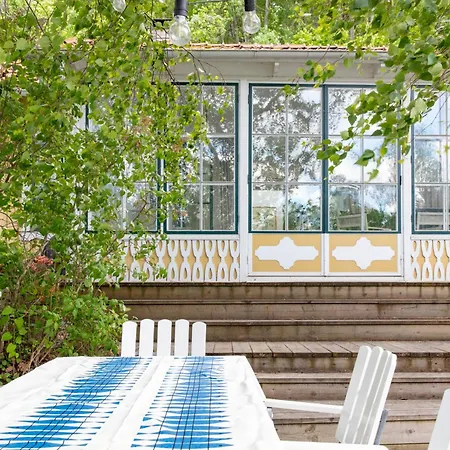 Beautiful Luxury Family Surrounded By Nature And Water And Only 15 Minutes From Center Lodge *