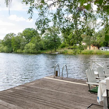 Beautiful Luxury Family Surrounded By Nature And Water And Only 15 Minutes From Center Stockholm