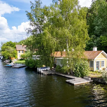 Beautiful Luxury Family Surrounded By Nature And Water And Only 15 Minutes From Center * Stockholm