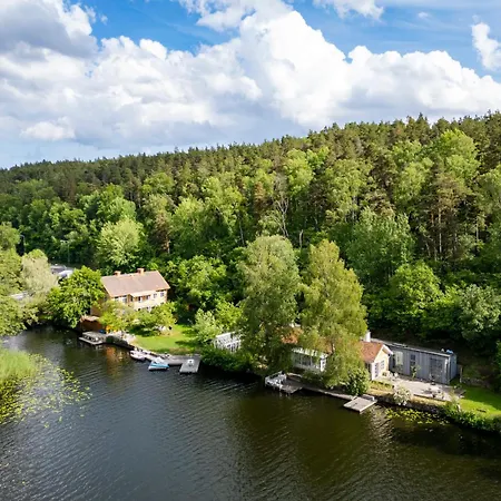 Lodge Beautiful Luxury Family Surrounded By Nature And Water And Only 15 Minutes From Center