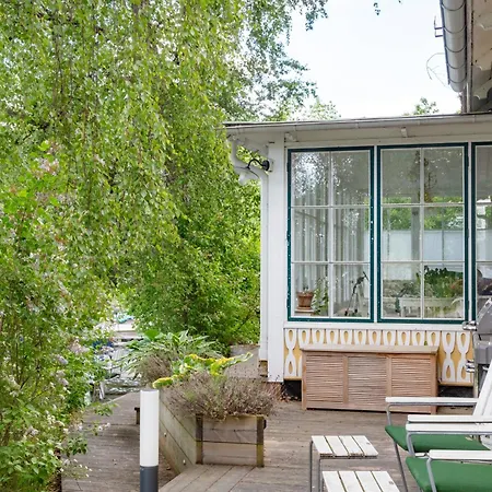 Beautiful Luxury Family Surrounded By Nature And Water And Only 15 Minutes From Center Lodge *