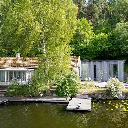 Beautiful Luxury Family Surrounded By Nature And Water And Only 15 Minutes From Center Lodge Stockholm