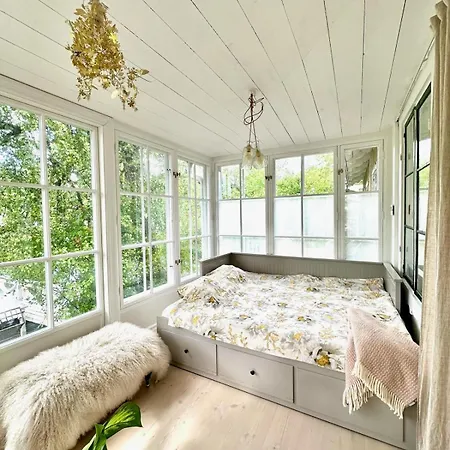 Beautiful Luxury Family Surrounded By Nature And Water And Only 15 Minutes From Center Lodge Stockholm