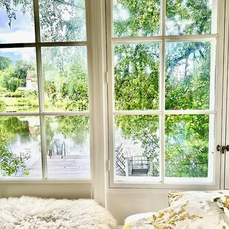 Lodge Beautiful Luxury Family Surrounded By Nature And Water And Only 15 Minutes From Center