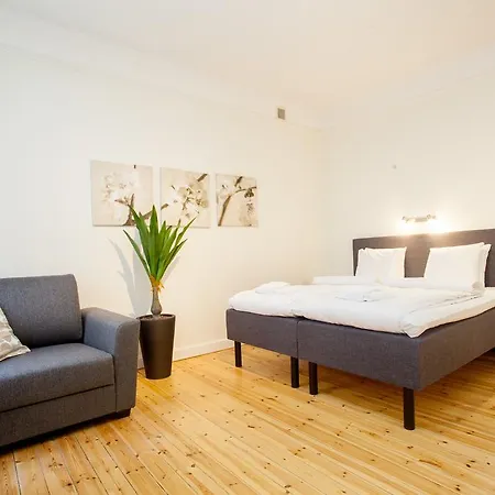 Apartdirect Sveavagen Apartment