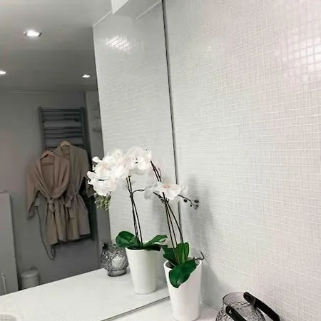 Close To Water And Nature Apartment *