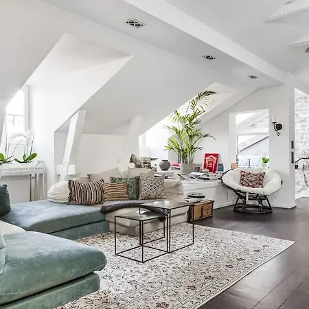 Elegant Oestermalm Loft Stockholm