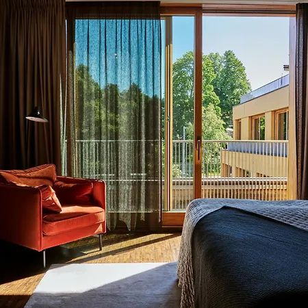Backstage Hotel 4*
