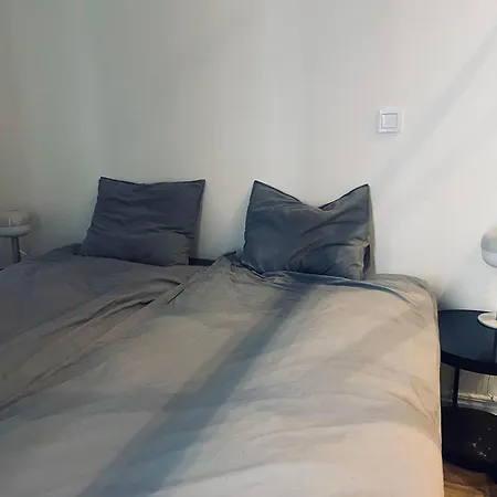 Explore Old Town Apartment *