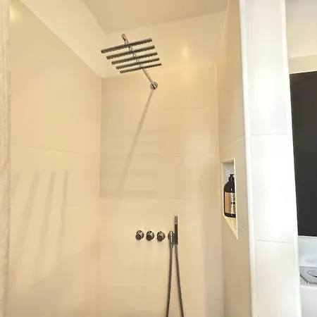 Apartment Mysig Pa Strandvaegen Stockholm