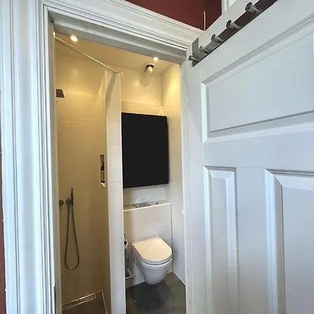 Apartment Mysig Pa Strandvaegen Stockholm