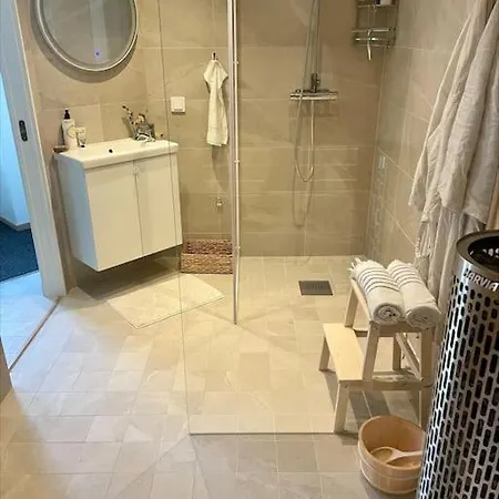 Holiday home 50 M2 Private House Near City, Pool Garden Sauna! Stockholm