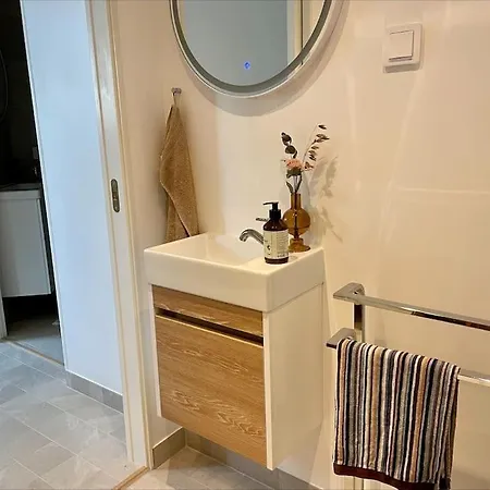 50 M2 Private House Near City, Pool Garden Sauna!
