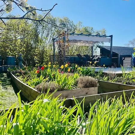 Holiday home 50 M2 Private House Near City, Pool Garden Sauna! Stockholm