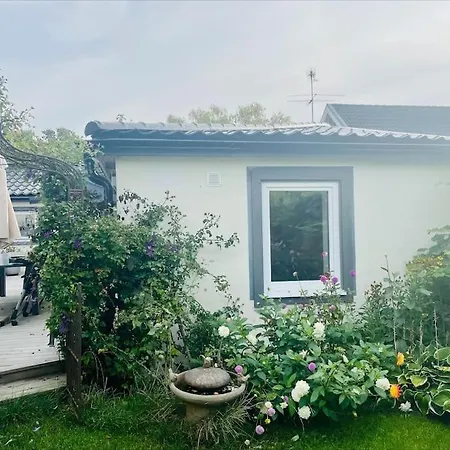 50 M2 Private House Near City, Pool Garden Sauna!