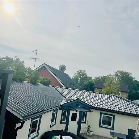 Holiday home 50 M2 Private House Near City, Pool Garden Sauna! *
