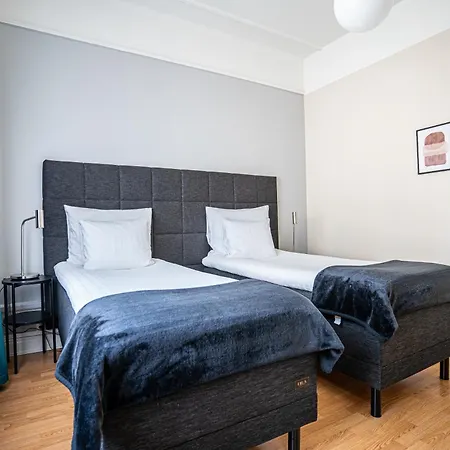 Queen's By First Hotel 3*