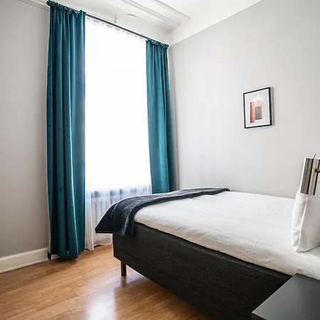 Queen's By First Hotel 3*