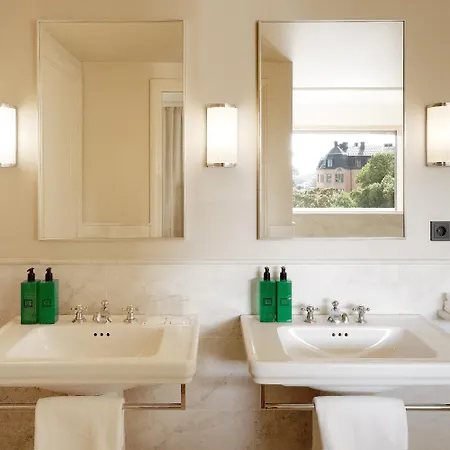 Dahlia Hotel 4*