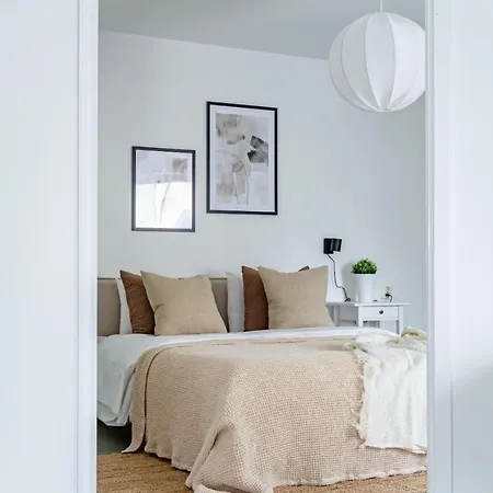 Newly Furnished Cozy Retreat For 6 In Sodermalm Apartment Stockholm